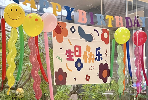 一般什么颜色的气球搭配更适合生日气球派对 